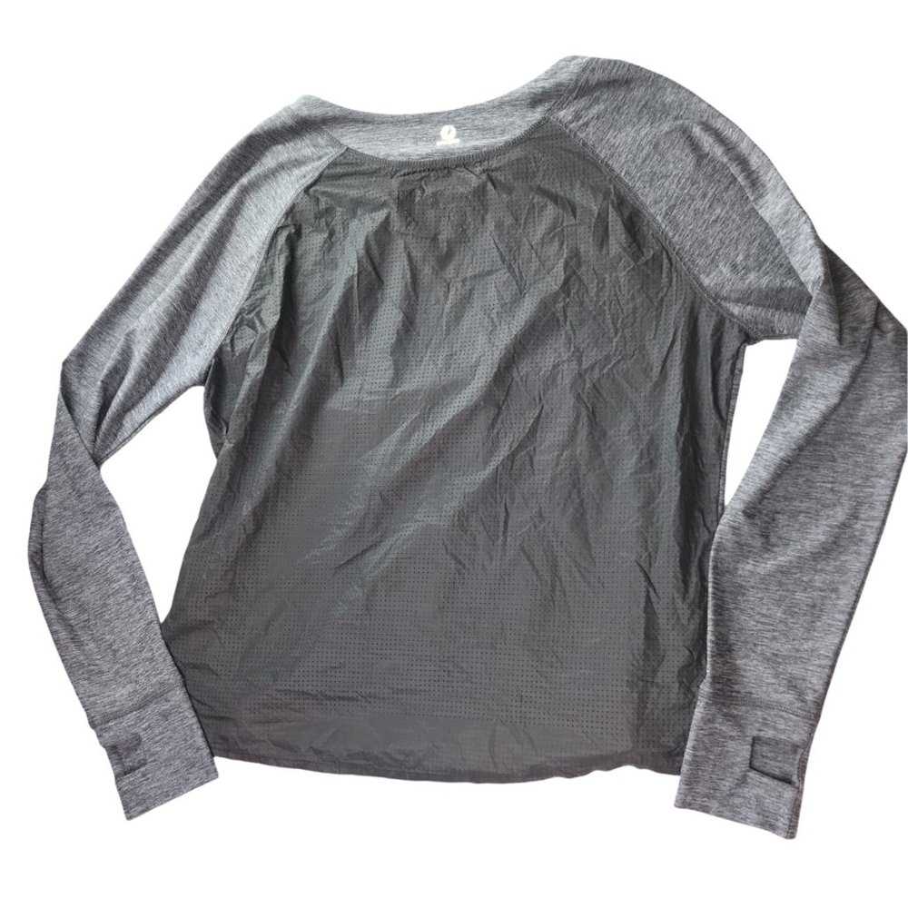 Oiselle Shirt, Long Sleeve, Gray. Wide Round Neck.  Size Women's 6.  Medium.  92